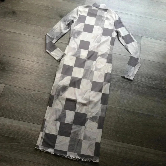 Forever 21 Grey Multi Gingham Long Sleeve Midi Dress Size Small - Picture 3 of 11